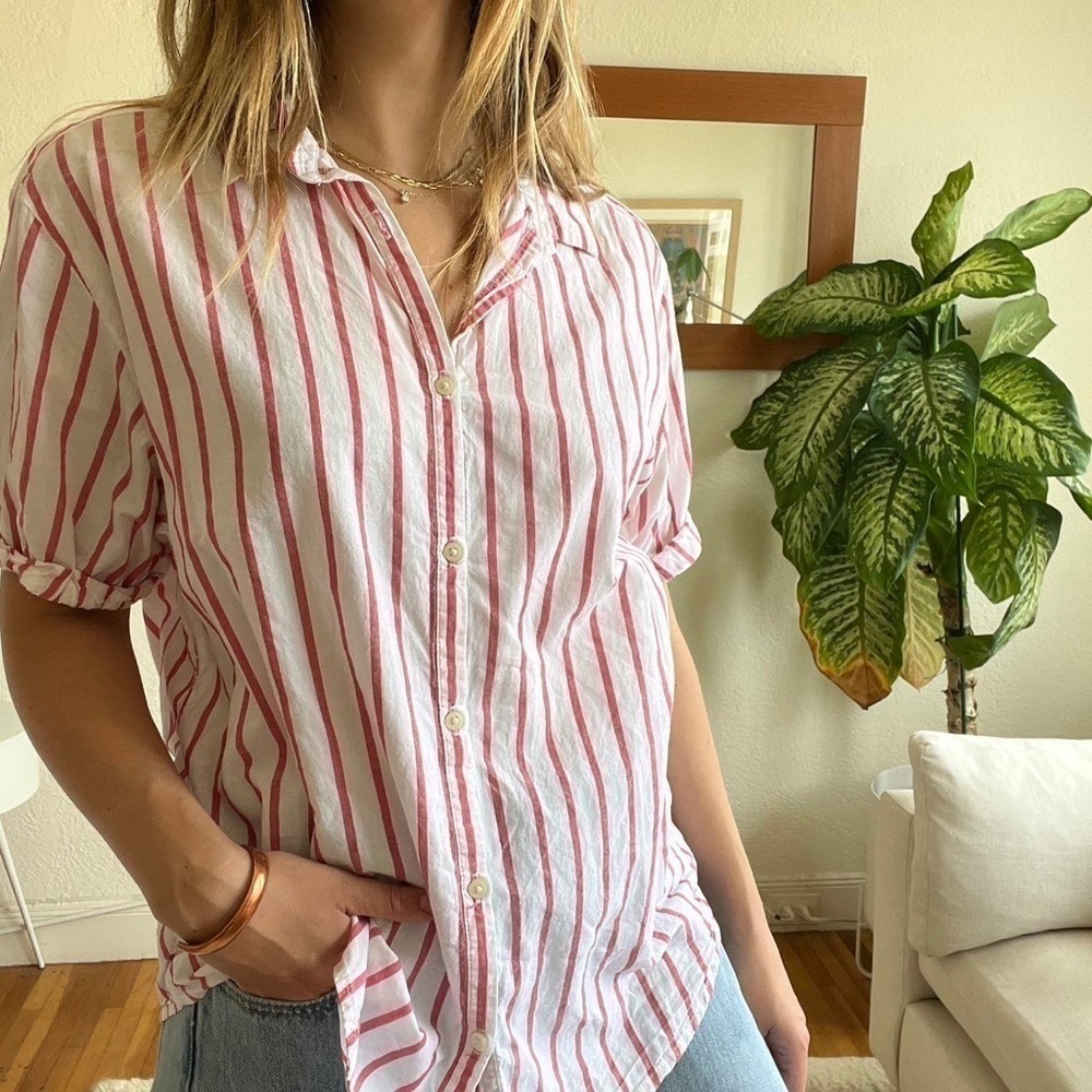 GAP Pink and White Striped Women's Short Sleeve Button Up (S)